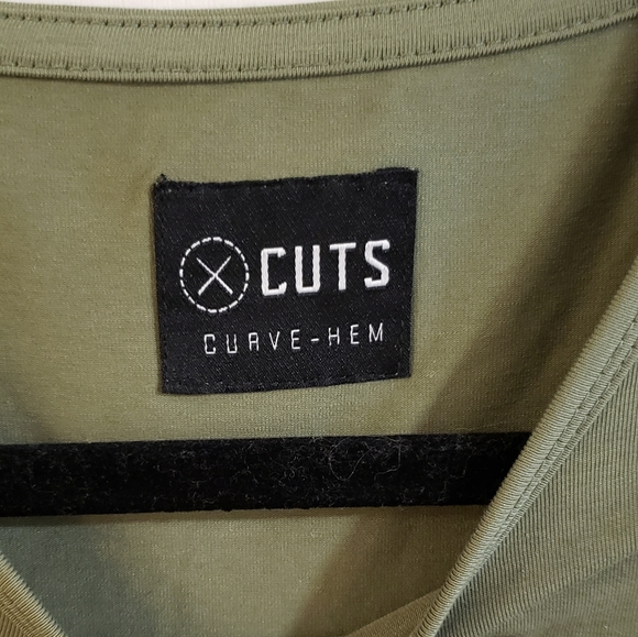 🌻NWOT CUTS Clothing Long Sleeve Tee - Picture 3 of 6